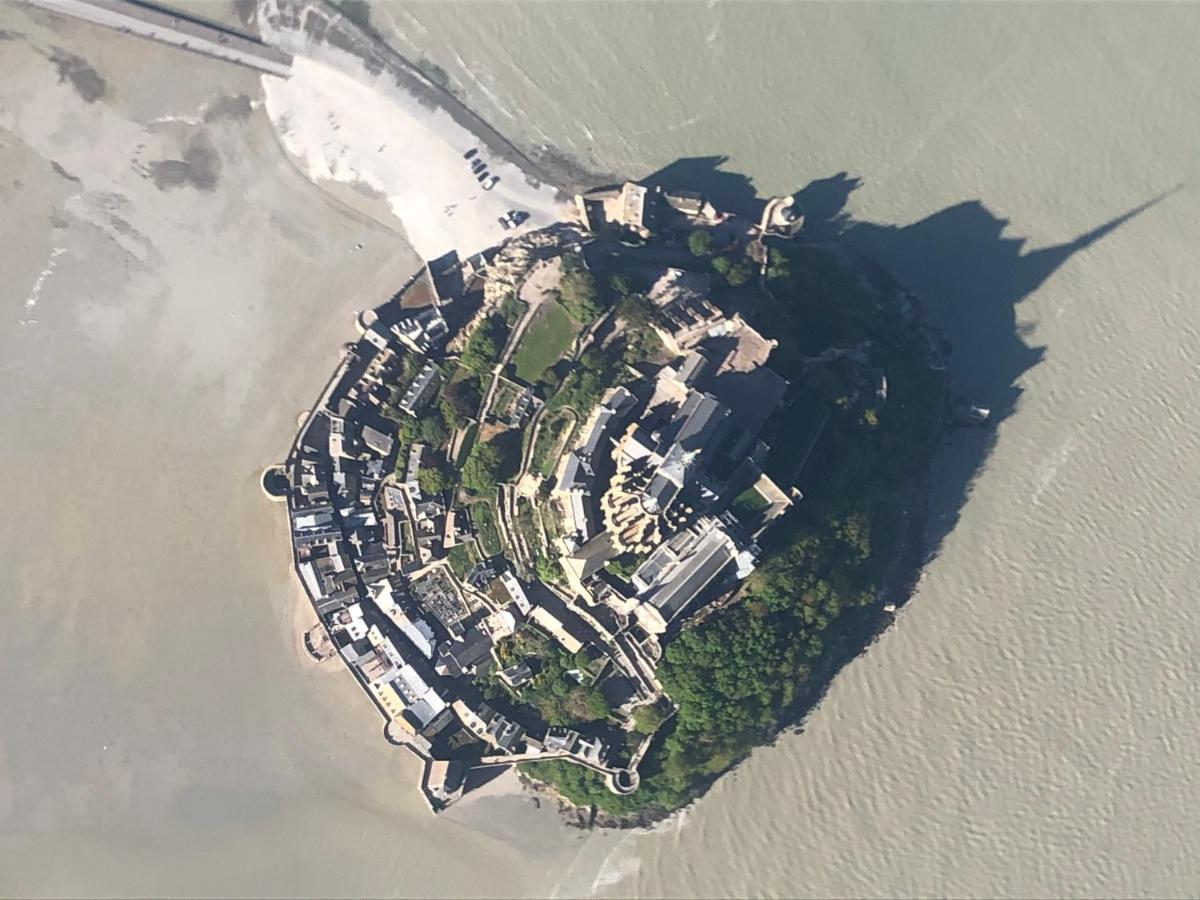 Hebergements Situes A 6 Kms Du Mont Saint Michel Tanis Екстериор снимка